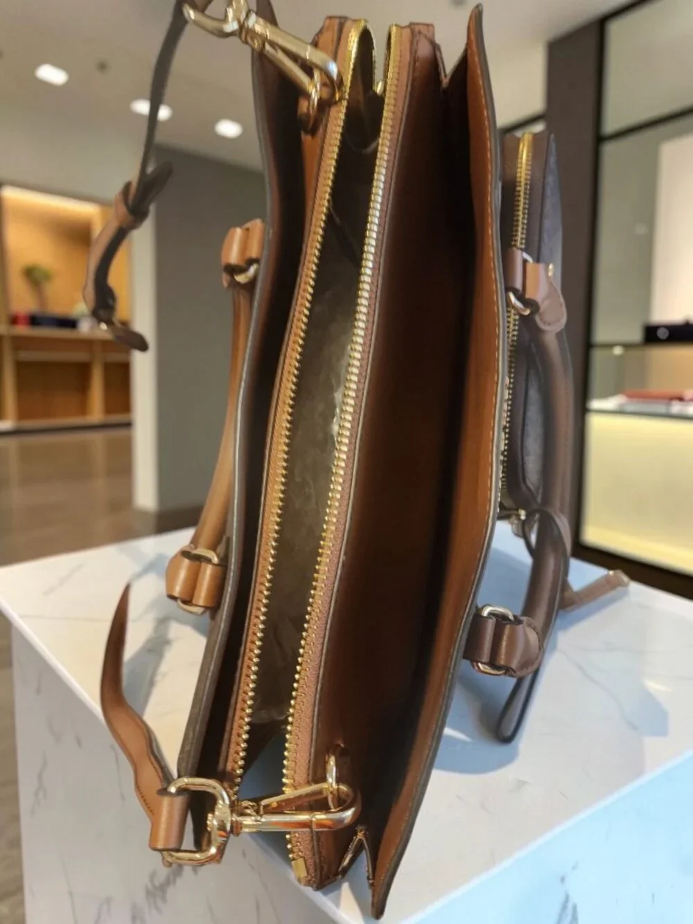 Michael Kors Signature Brown Tote & Wallet Set